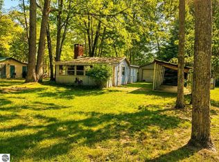 4898 Maplewood Dr, Harrison, MI 48625