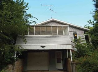 130 S 8th St, Akron, IA 51001