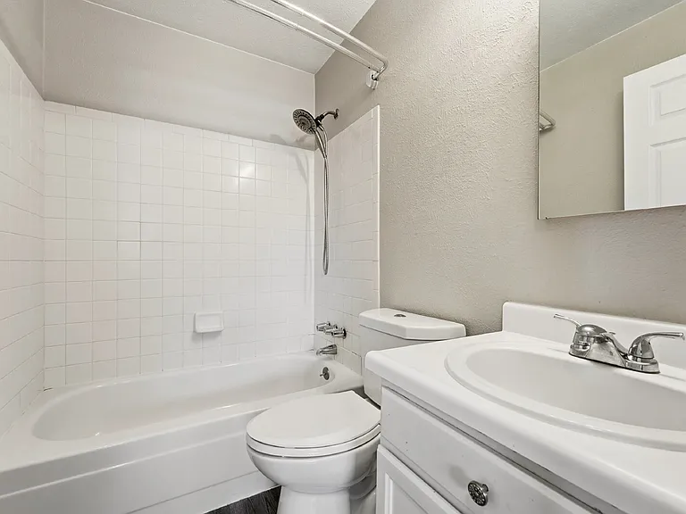 17736 E Cornell Dr — Photo 14