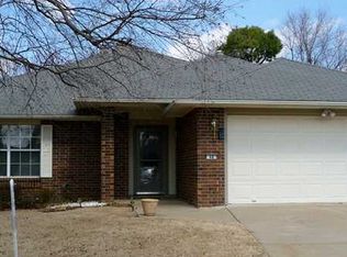 48 E 27th Cir, Fayetteville, AR 72701