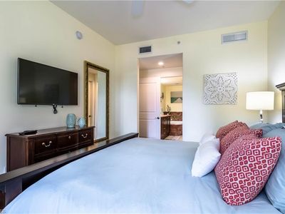 1055 Sandpiper St #H-105, Naples, FL, 34102