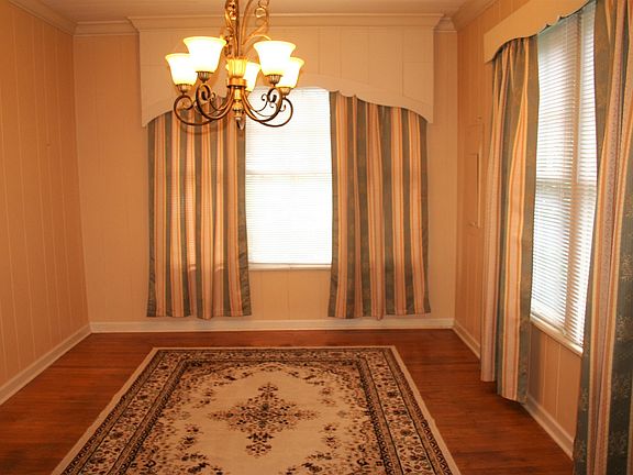 5th image of 201 Doyle St
