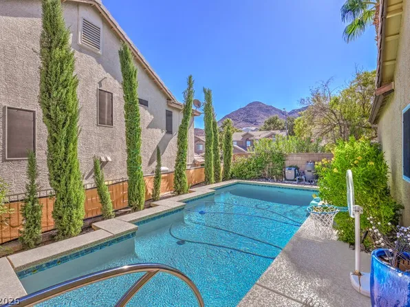 718 Pacific Cascades Dr, Henderson, NV 89012