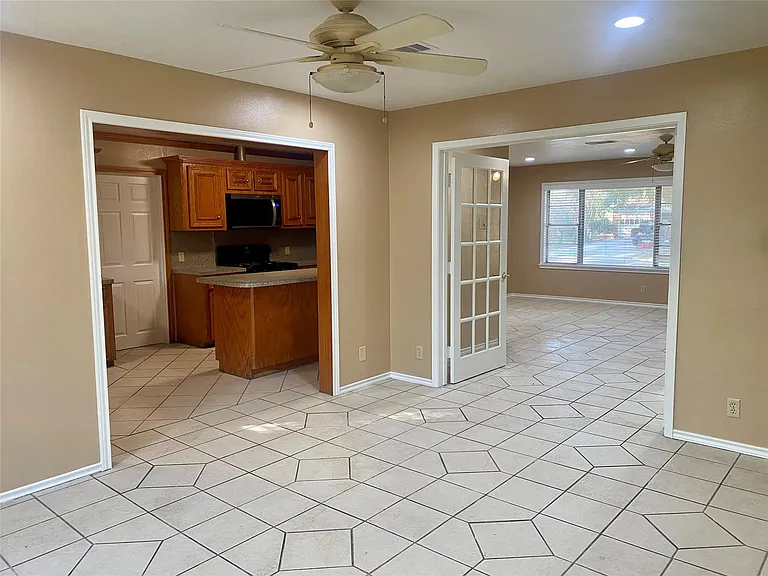 7868 Broadview Dr — Photo 10