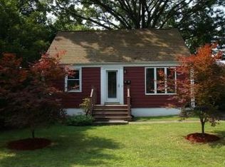 37 Crane St, Fairfield, CT 06825