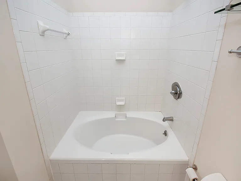 400 N Church St #414-1-1 — Photo 32