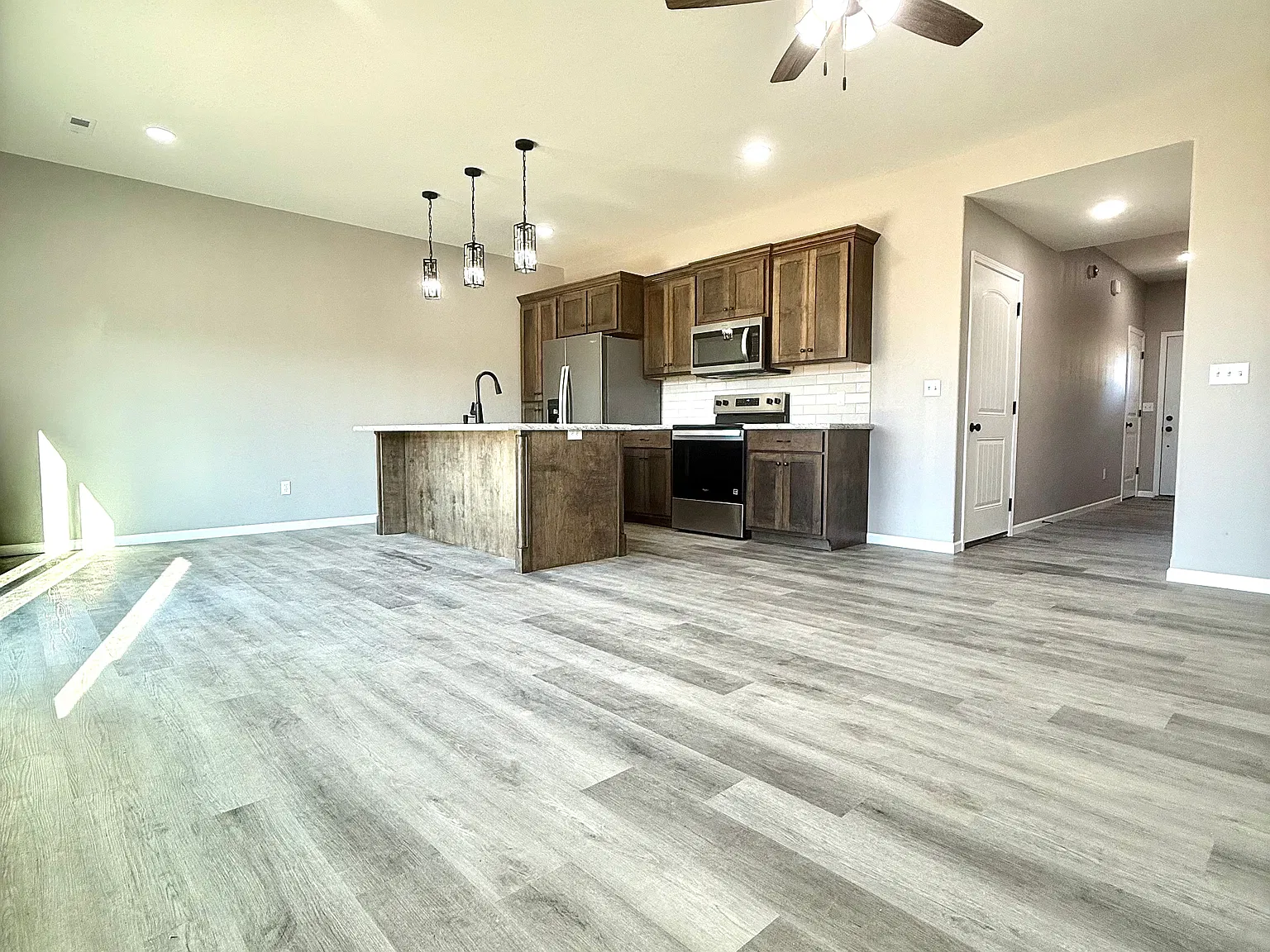 192 Jefferson Rd — Photo 4