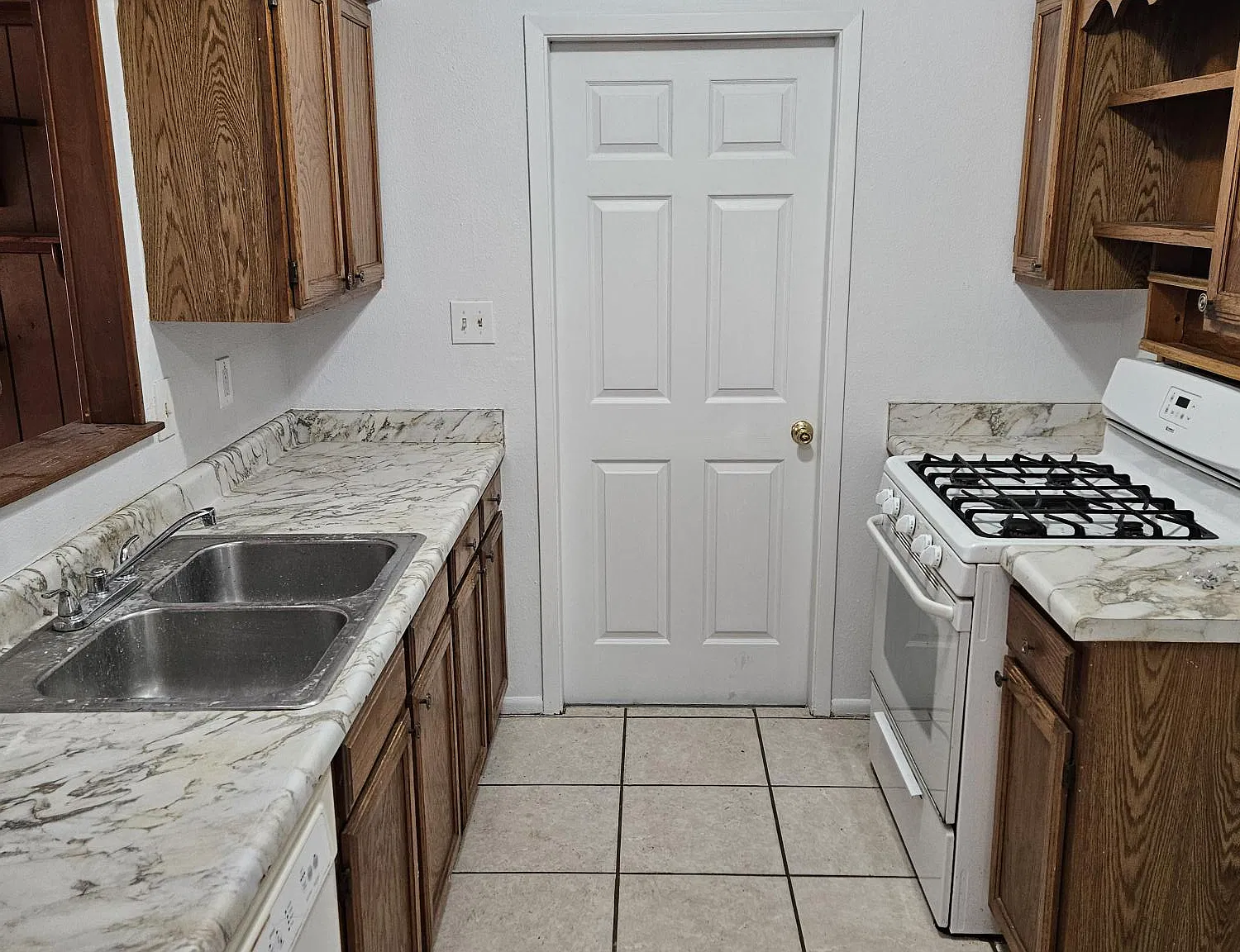 4 bed, 1432 sqft, $1,700 — Photo 3