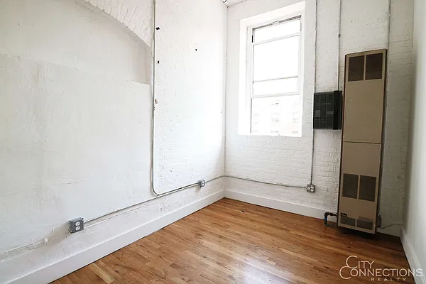 Rented by City Connections Realty | media 3