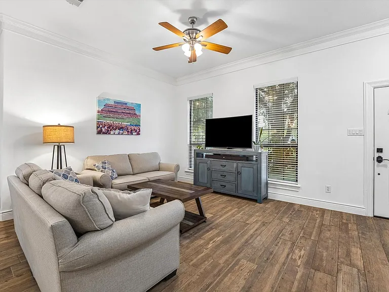 9044 Lakes At 610 Dr — Photo 10