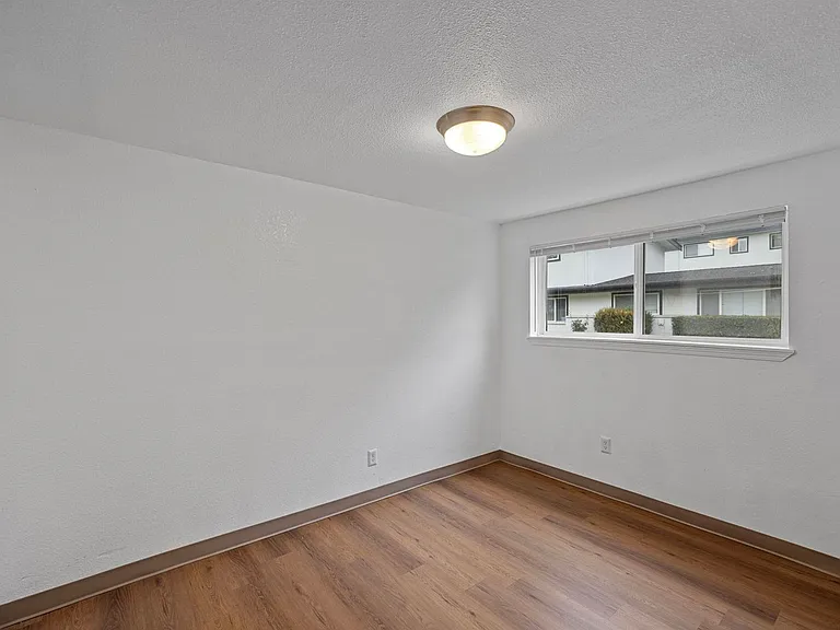Manhattan Apartments - Normandy Park — Photo 55