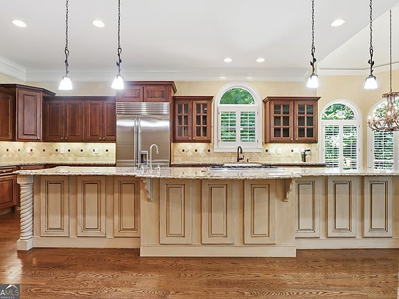 2nd image of 108 Waters Edge Dr