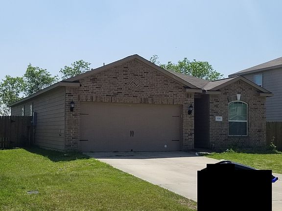 2nd image of 2526 Tracy Ln