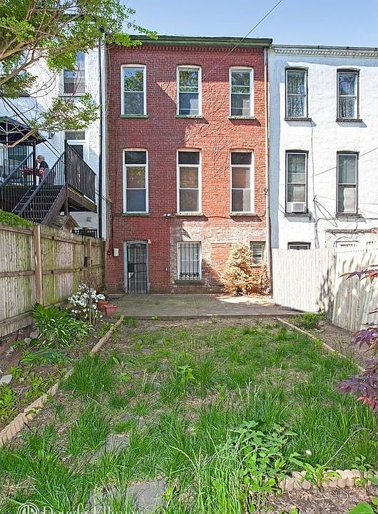 2nd image of 389 Bergen St