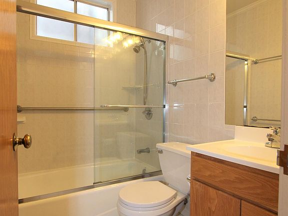 5th image of 2417 Greenwich St