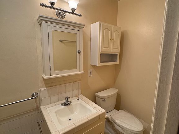5th image of 11974 Walnut Ln APT 1