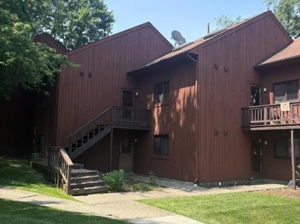 2 Squaw Valley Ct Unit 6, Vernon, NJ 07462
