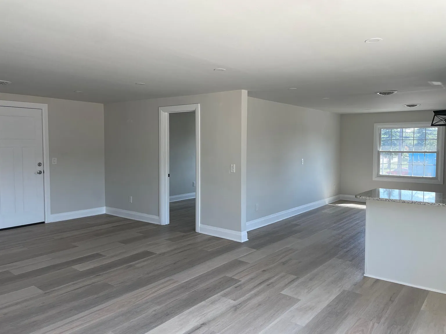 2 bed, 1000 sqft, $1,700 — Photo 4