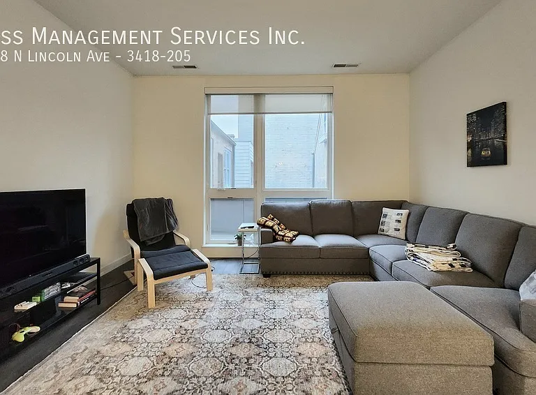 3418 N Lincoln Ave #205 — Photo 5