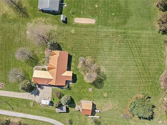 4th image of 62788 Oak Ln