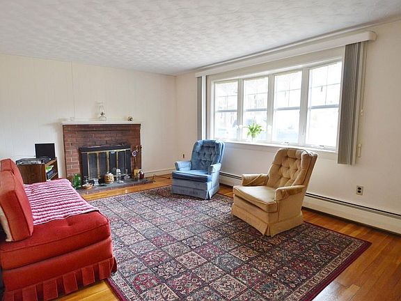 2nd image of 5 Villa Dr