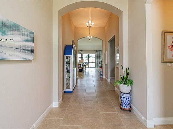 4th image of 827 Terra Vista St