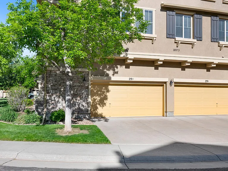 10573 Parkington Ln — Photo 29