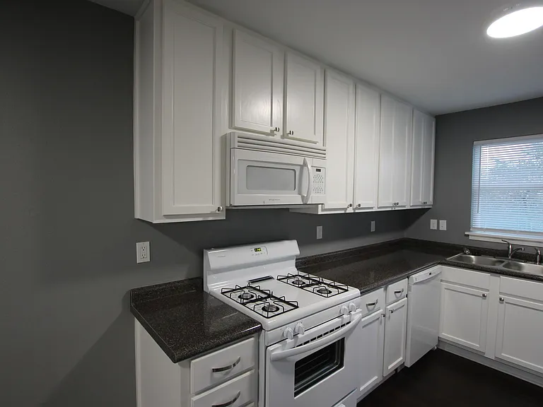 3506 Betts St — Photo 7