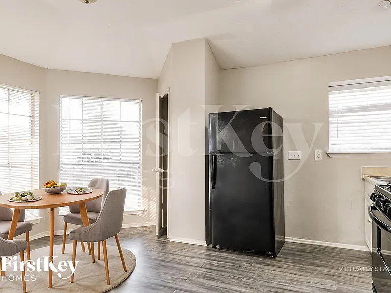3815 Derbyhall Dr — Photo 8