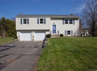 6 Kings Rd, Weatogue, CT 06089