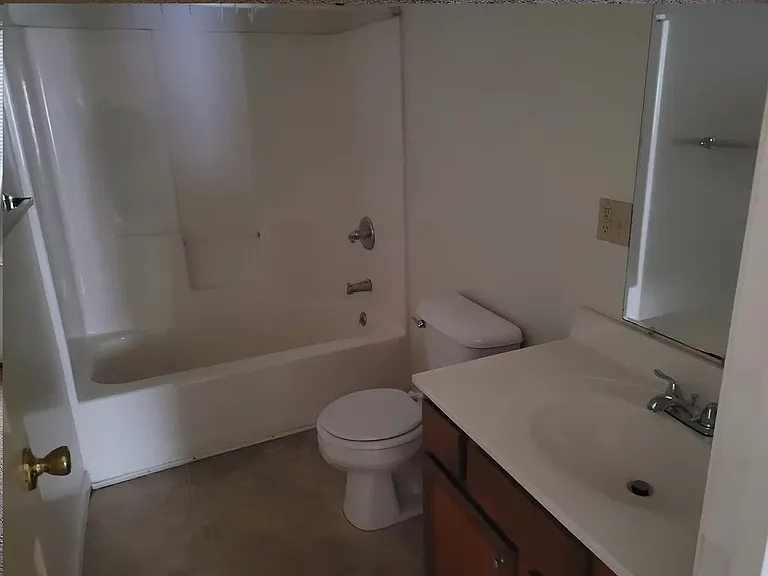13 S Chestnut St — Photo 11