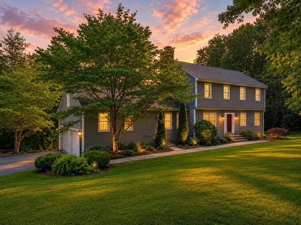 128 Old Town Farm Rd, Woodbury, CT 06798