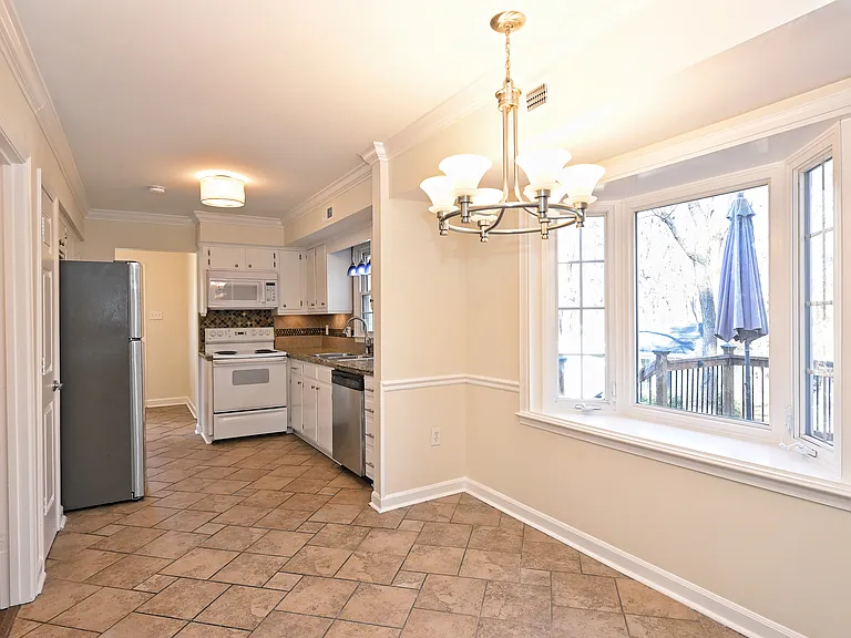 707 Riverwood Rd — Photo 4