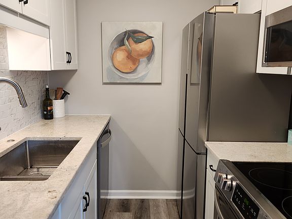 3rd image of 14567 Madison Ave APT 614