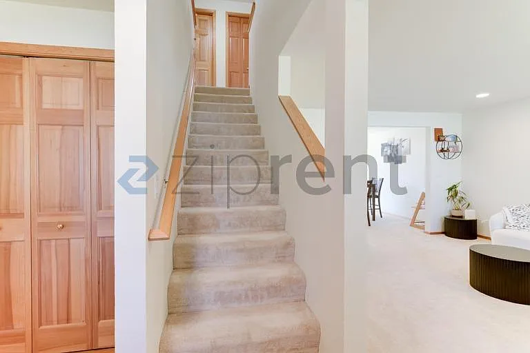 8835 SE 36th St — Photo 16