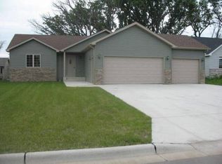 856 Willowbrook St NE, Owatonna, MN 55060