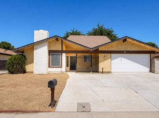 823 Landsford St, Lancaster, CA 93535