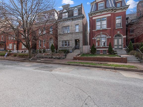 4th image of 2328 Albion Pl