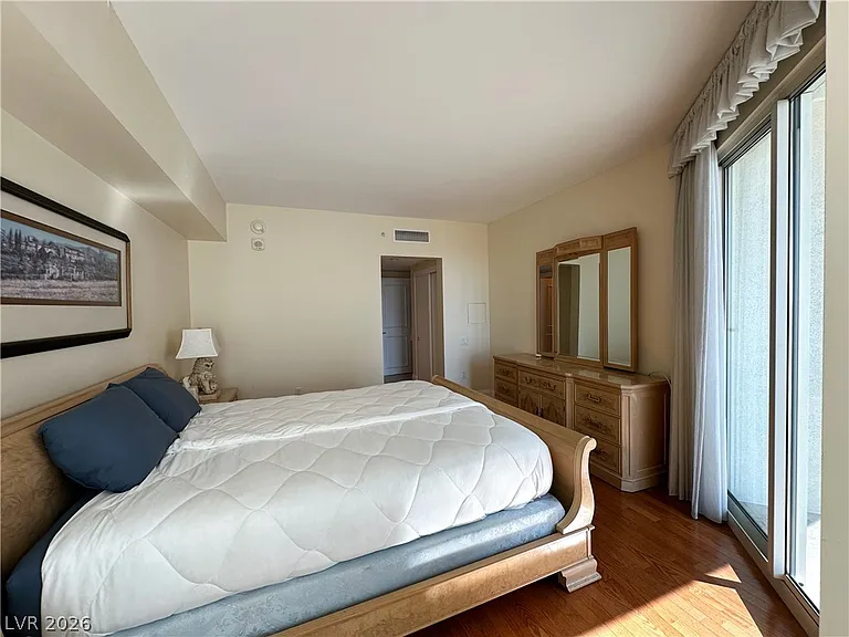 2747 Paradise Rd #1706 — Photo 15