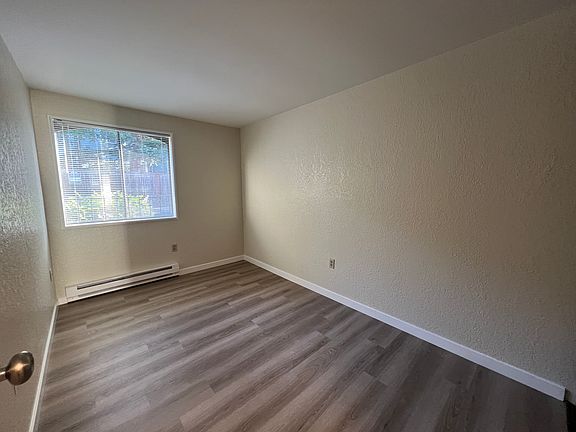5th image of 15749 NE 18th St #B6