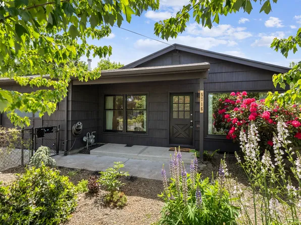 5716 SE Flavel St, Portland, OR 97206