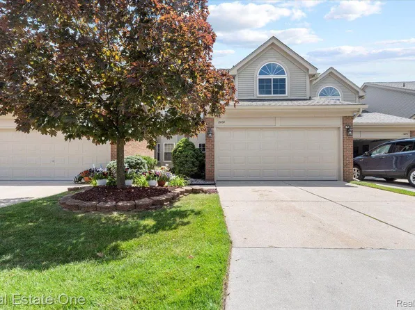 15868 Golfview Dr, Riverview, MI 48193
