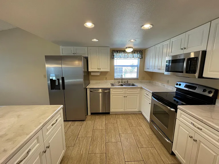 902 Whisler Ct — Photo 6