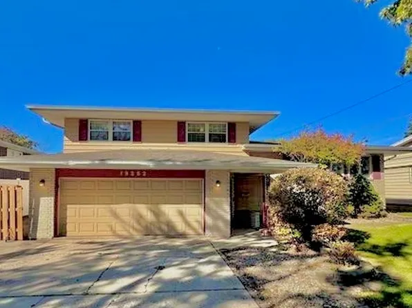 19252 Oakwood Ave, Lansing, IL 60438