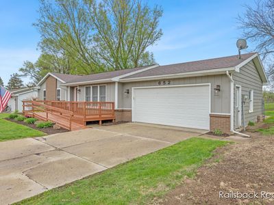 652 Marway St NW, Comstock Park, MI, 49321