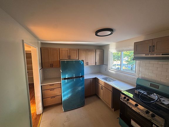 5th image of 269 Park Rd #1