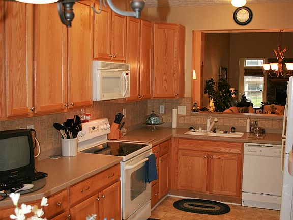 3rd image of 5010 Woods Line Dr Unit 46