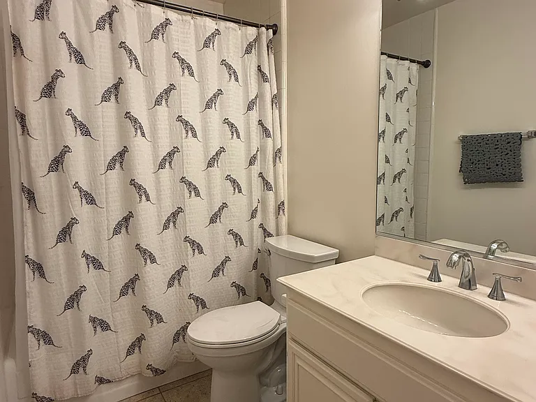 4950 Louise Ave #105 — Photo 16