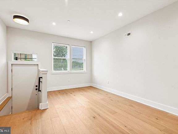 3rd image of 447 N 42nd St