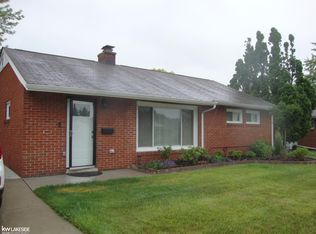 15390 Petrie St, Roseville, MI 48066